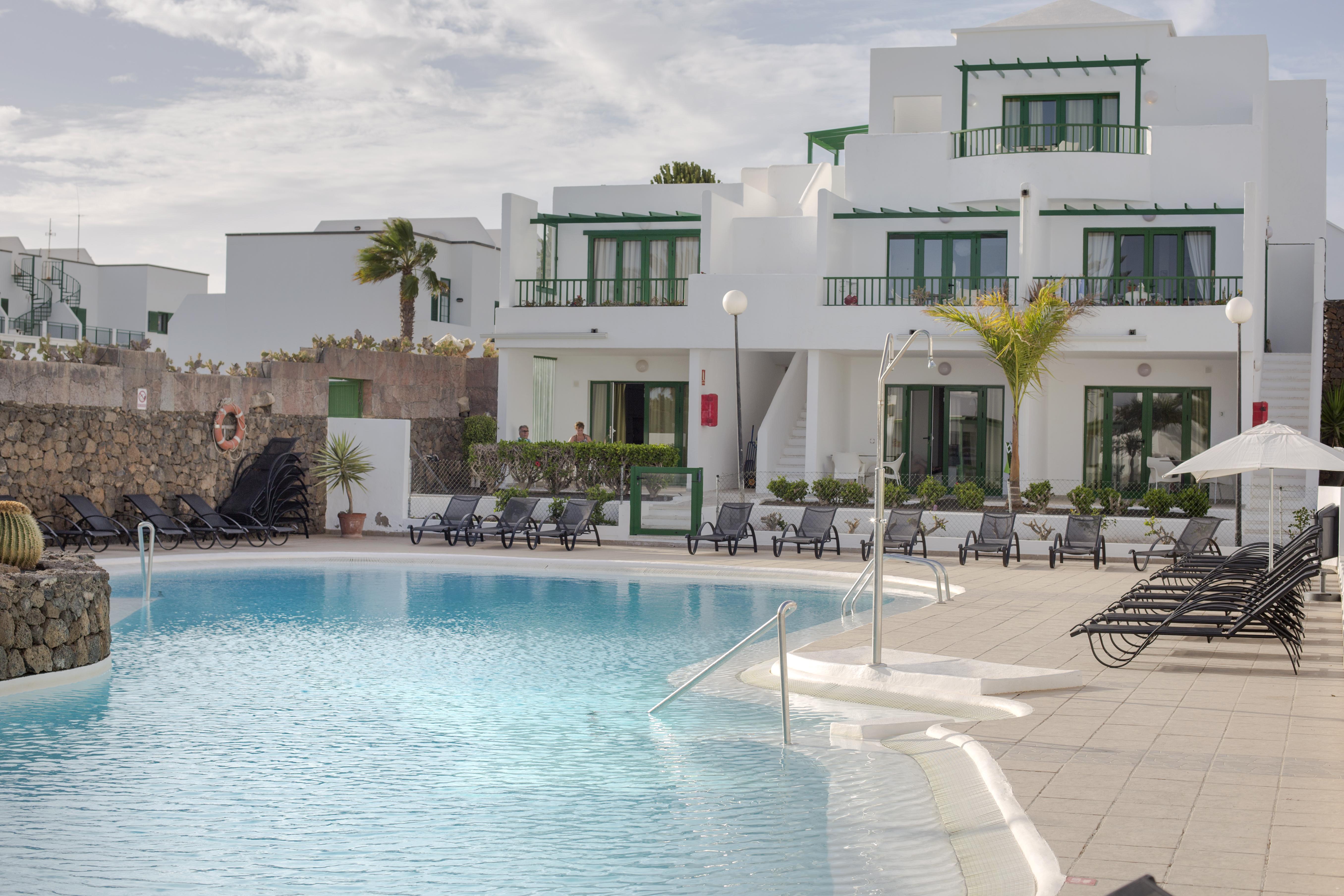 Apartamentos El Guarapo Costa Teguise Luaran gambar