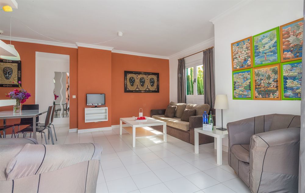 Apartamentos El Guarapo Costa Teguise Luaran gambar