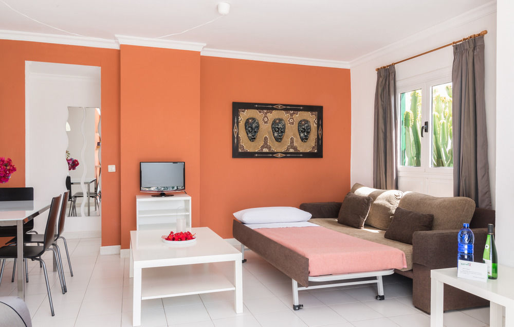Apartamentos El Guarapo Costa Teguise Luaran gambar